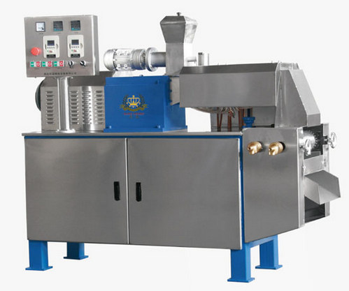 粉末設(shè)備擠出機(jī)在發(fā)展離不開(kāi)科技含量