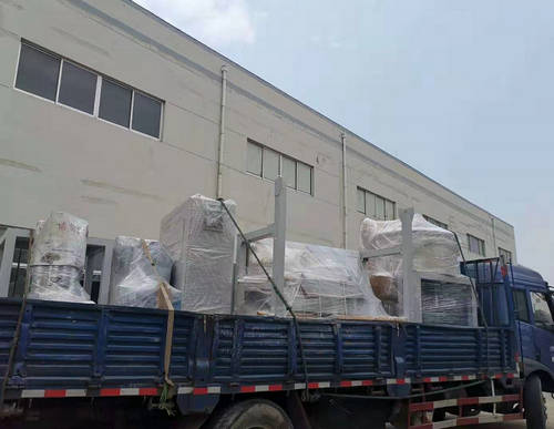 十月，歐冠邦定機連續(xù)發(fā)貨